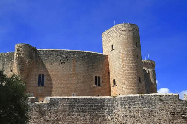 Castillo medieval Bellver en Palma de Mallorca, España — Foto de Stock