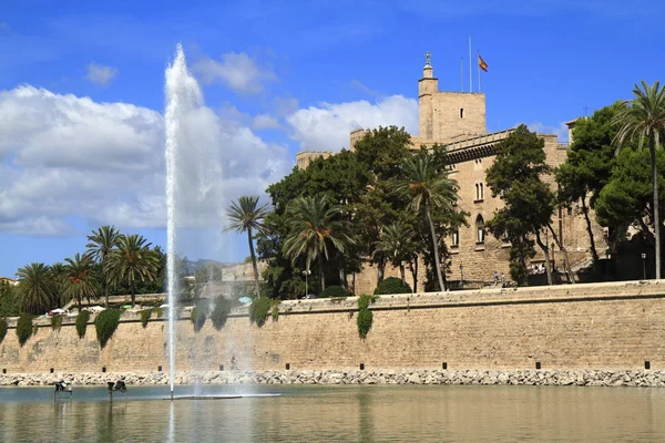 Palacio Real de la Almudaina, Palma de Mallorca, España — Foto de Stock