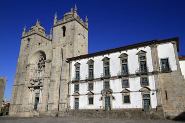 Porto Katedrali (Our Lady Varsayımı Katedrali) veya