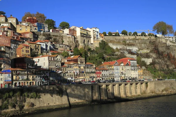 Gyönyörű kilátás az óvárosra, Porto, Portugália — Stock Fotó