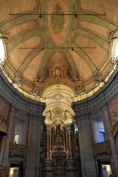 Interiér kostela Torre de Clerigos, Porto — Stock fotografie