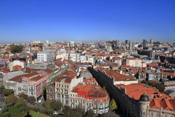 Façades traditionnelles, Architecture colorée dans la vieille ville de Po — Photo