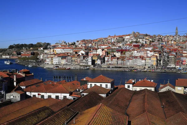 Vue panoramique de la vieille ville de Porto, Portugal — Photo