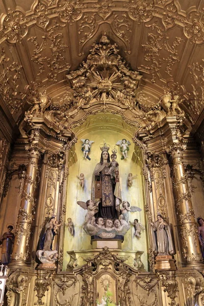 카르멜리타스 교회 내부의 제단, 포르투 스톡 사진