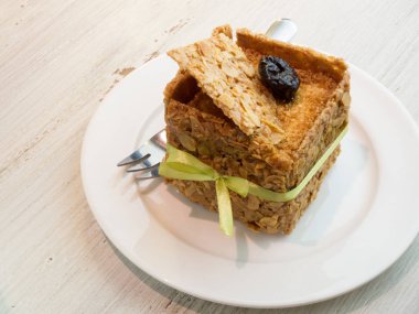 Ceviz kek. Fındık yapılan kek.