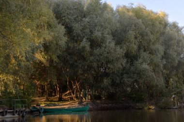 Tuna Nehri üzerinde tekne