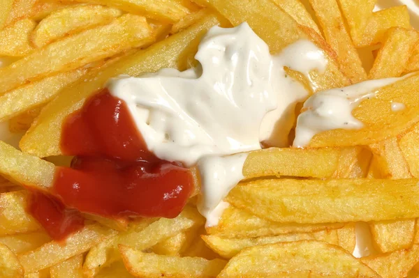 Papas Fritas Tomate Salsa Blanca Mayonesa — Foto de Stock