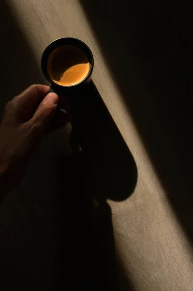 Konzeptionelle Espresso Kaffeetasse Und Sonnenstrahl — Stockfoto