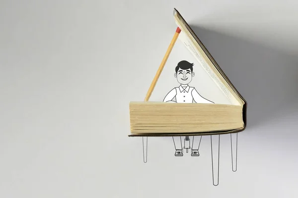 Concepto Hombre Tocando Piano Libro Abierto — Foto de Stock
