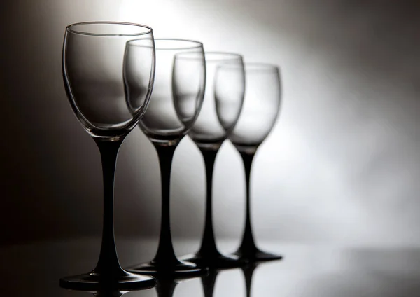 Weinglas Auf Dunklem Hintergrund Geometrie Foto — Stockfoto