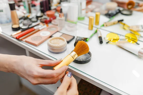 Professional Make Brush Cosmetic Female Hand Beautician Background Table Various — Stock Photo, Image
