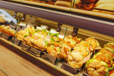 Sandviç dükkanı kapatmak