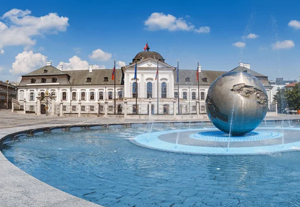 Residencia Presidencial Palacio Grassalkovichov Bratislava Panorama Edificio Del Gobierno Día — Foto de Stock