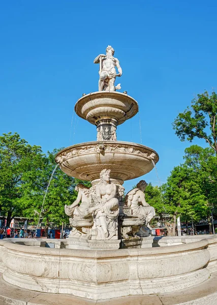 Mayo 2018 Budapest Hungría Fuente Del Danubio Plaza Elizabeth Verano — Foto de Stock