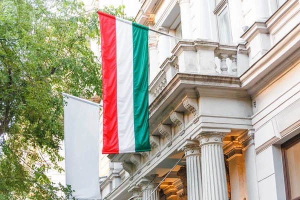 Венгерский Флаг Старого Здания Будапеште — стоковое фото
