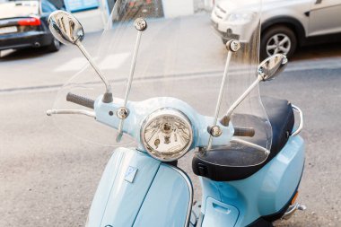 14 Mayıs 2018, Budapeşte, Macaristan: retro vintage motosiklet kaldırıma park