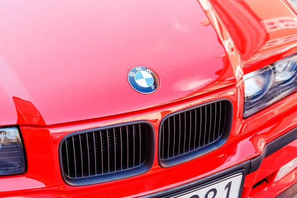 14 Mayıs 2018, Budapeşte, Macaristan: kırmızı araba Bmw marka etiketi