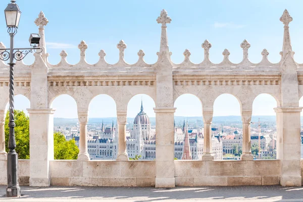 Budapeşte, Macaristan balıkçı Bastion mimarisinde Panoraması
