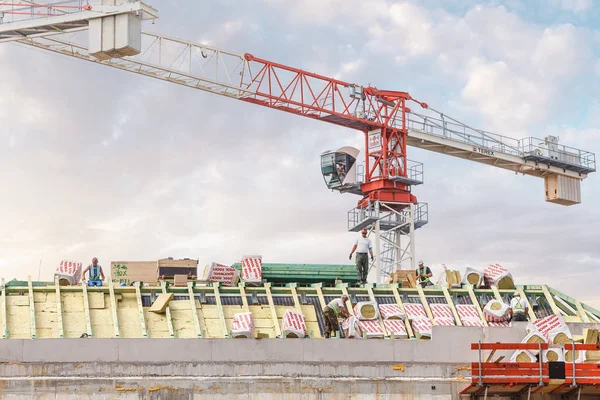 May 2018 Budapest Hungary Workers Roof Engaged Repair Insulation Structures — Stock Photo, Image