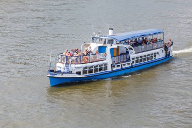 14 Mayıs 2018, Budapeşte, Macaristan: nehir nakliye gemisi Tuna Nehri Budapeşte'üzerinde