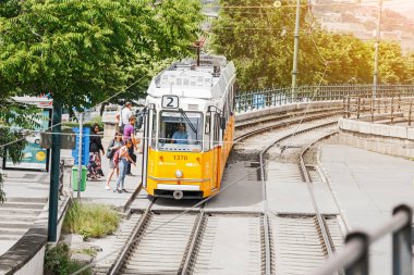 14 Mayıs 2018, Budapeşte, Macaristan: Budapeşte sembolü olarak ünlü retro Sarı tramvay