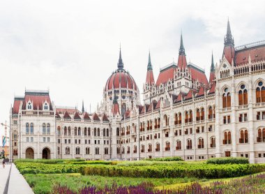 Budapeşte ve Macaristan - Parlamento Binası, seyahat ve gezi kavramı büyük Gotik mimarisinin tüm ana turistik cazibe