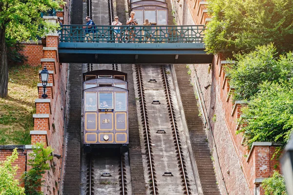 Maio 2018 Budapest Hungria Famoso Retro Budapeste Funicular Transporte Ferroviário — Fotografia de Stock