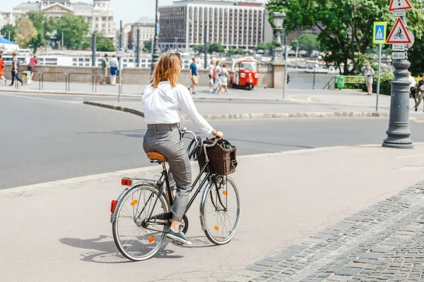 Businesswoman Riding Work Bicycle — Stock Photo, Image