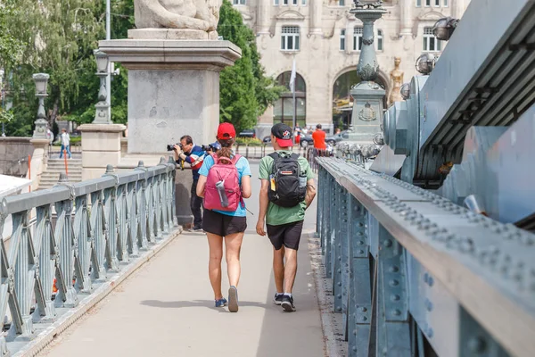 2018 Május Budapest Magyarország Egy Gyönyörű Fiatal Turista Pár Gyalogos — Stock Fotó