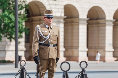 14 Mayıs 2018, Budapeşte, Macaristan: Macaristan Parlamentosu'nun, askeri üniformalı koru