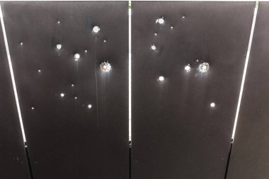 kurşun deliği zırhlı metal plaka, savaş çatışma ve askeri trajedi kavramı