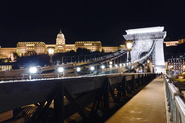 Vista Notturna Del Ponte Delle Catene Szechenyi Che Attraversa Danubio — Foto Stock