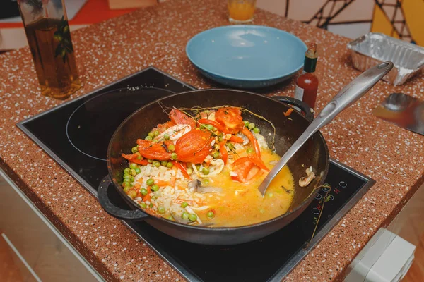 Cooking Spanish Paella Home Restaurant — Stock Photo, Image