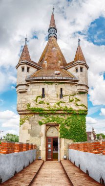 Vajdahunyad Castle Budapeşte'de bina Saat Kulesi
