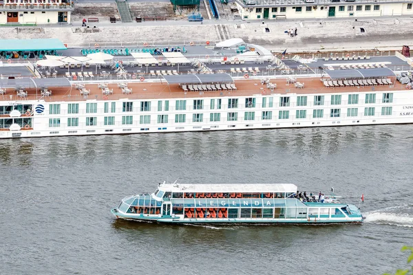 Mai 2018 Budapest Ungarisch Kreuzfahrtschiffe Auf Der Donau Mit Blick — Stockfoto