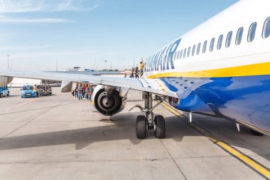 16 Mayıs 2018, Budapeşte Macaristan: Ryanair havayolu uçak Berlin schoenefeld uçağa yolcu