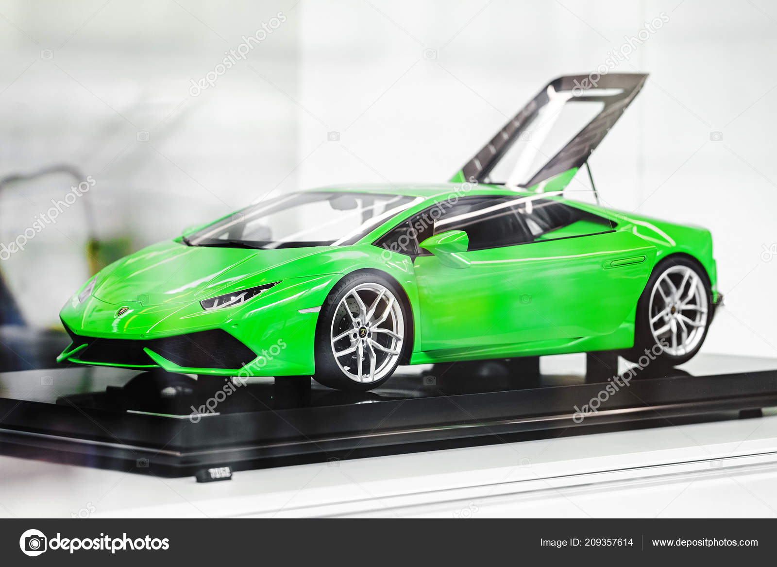 miniature lamborghini car