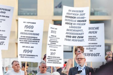 17 Mayıs 2018, Berlin, Almanya: Berlin şehir merkezi sokakta Lgbt ralli katılımcıları. Eşcinsel ve transseksüel eylemciler baskılar Avrupa'nın karşı protesto