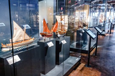 Berlin, Almanya - 19 Mayıs 2018: gemi Alman Teknik Müzesi'nde tarihi Denizcilik Sergisi