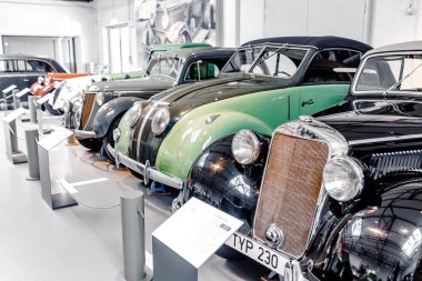 Berlin, Almanya - 19 Mayıs 2018: Vintage retro yarış arabaları Müzesi sergi