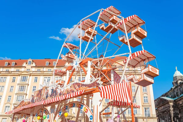 Дресден Германия Мая 2018 Колесо Парома Площади Striezelmarkt Дрездене — стоковое фото