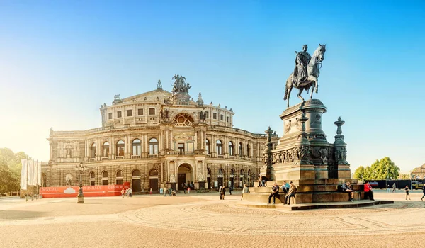 Dresden Tyskland Maj 2018 Semperoper Opera Theater Panoramautsikt Solnedgången — Stockfoto