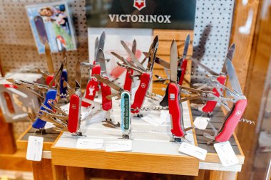 Leipzig, Almanya - 21 Mayıs 2018: Victorinox bıçak mağaza Almanya
