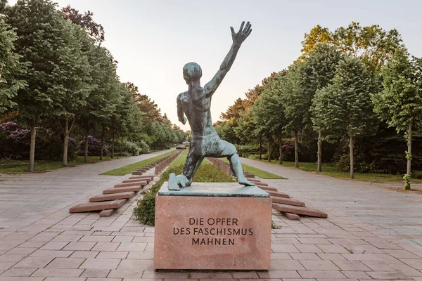 Leipzig Alemanha Maio 2018 Estátua Memorial Aos Prisioneiros Fascismo Cemitério — Fotografia de Stock