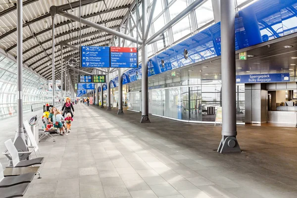 Leipzig Germany May 2018 Modern Halle Airport Hall Interior Timetable — Stock Photo, Image