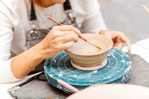 Woman Artist Working Apron Paints Clay Pottery Brushes Other Tools — Stock Photo, Image