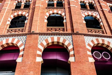 Torero Arena Arena De Barcelona oldu, ve şimdi İspanya Meydanı Alışveriş Merkezi