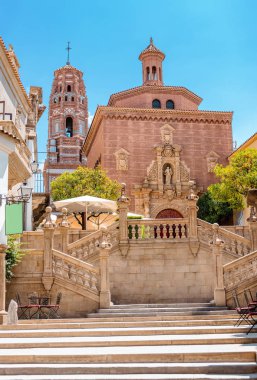 Mudejar çan kulesinde İspanyol köy veya Poble Espanyol Barcelona, İspanya