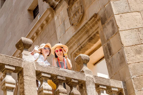 Turistas Viajes Amigos Divirtiéndose España Europa — Foto de Stock