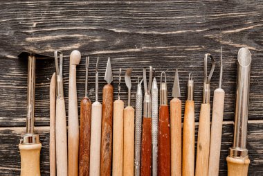 Çalışma seramik sanat araçları en iyi düz görünümü, el ile zanaat kavramı